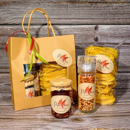 Pasta & Chili Geschenkset: Handgemachte Pasta, Peperoncini & Mühle
