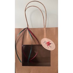 Le coffret-cadeau "M" contient 210 ml de délicieux peperoncini dans de l'huile, accompagnés d'une cuillère "ROSSO" assortie et d